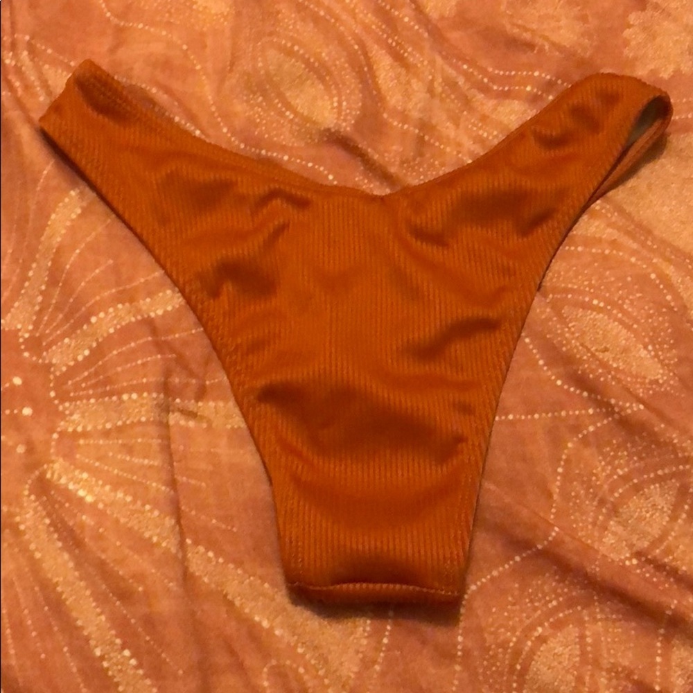 Cheeky bikini bottom